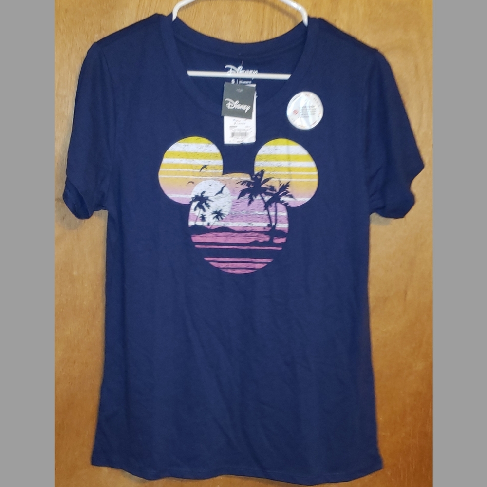 NWT Disney Short Sleeve Top Size: Womens Small